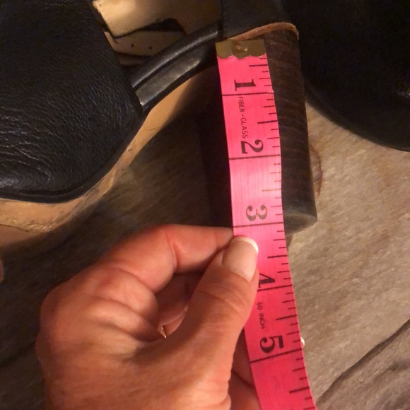 Pebbled leather, cut out, buckle shoe by Clarkes - Picture 3 of 7